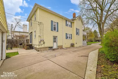 Exterior - 451 Saint Clair, Grosse Pointe, MI 48230 photo 6 of 11