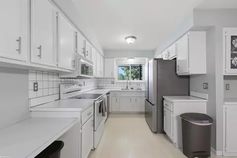 Kitchen - 15366 Van Meter, Macomb, MI 48044 photo 1 of 4