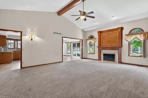 Living - 52294 Bryan Michael, Macomb, MI 48042 photo 2 of 6