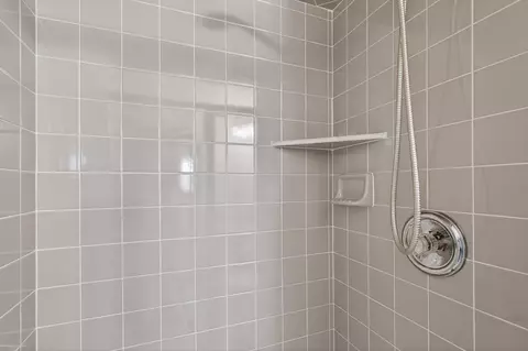 Bath - 52294 Bryan Michael, Macomb, MI 48042 photo 2 of 4