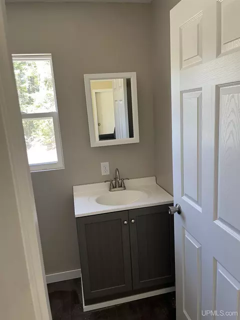 Bath - 3161 County Road Ggt # B, Ishpeming, MI 49849 photo 1 of 3