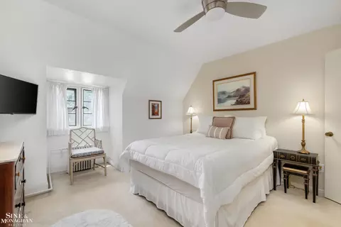 Bedroom - 257 Ridge, Grosse Pointe Farms, MI 48236 photo 8 of 8
