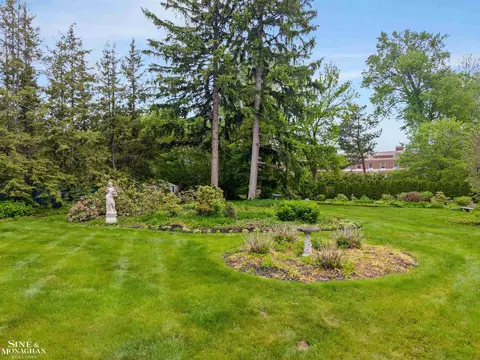 Exterior - 257 Ridge, Grosse Pointe Farms, MI 48236 photo 8 of 8