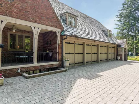 Exterior - 257 Ridge, Grosse Pointe Farms, MI 48236 photo 7 of 8
