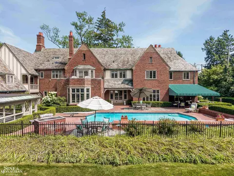 Exterior - 257 Ridge, Grosse Pointe Farms, MI 48236 photo 4 of 8