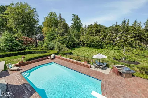 Exterior - 257 Ridge, Grosse Pointe Farms, MI 48236 photo 3 of 8
