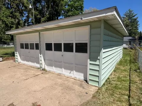Exterior - 4194 Filter, Harrison, MI 48625 photo 4 of 6