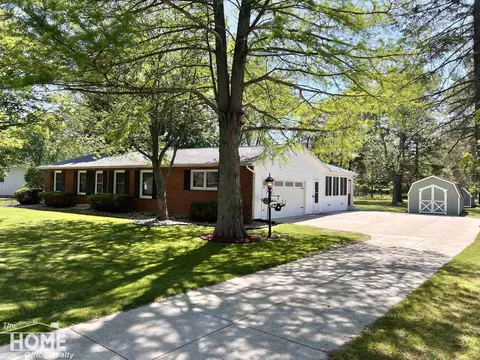 1029 Center, Owosso, MI 48867