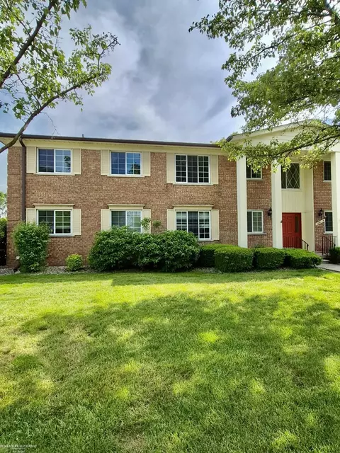 22870 E 9 Mile, Saint Clair Shores, MI 48080