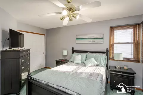Bedroom - 6820 Stonegate, Temperance, MI 48182 photo 8 of 9