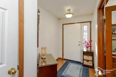 Entry Way - 6820 Stonegate, Temperance, MI 48182 photo 4 of 4