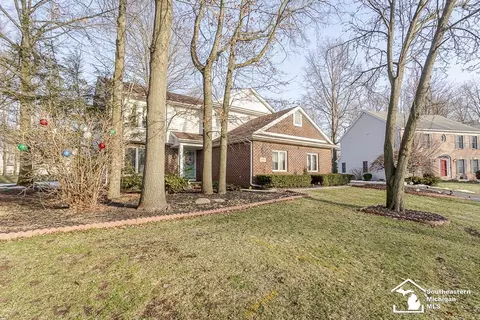 Exterior - 6820 Stonegate, Temperance, MI 48182 photo 4 of 5