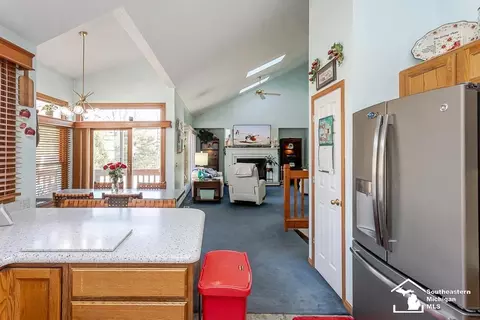 Kitchen - 6820 Stonegate, Temperance, MI 48182 photo 6 of 8