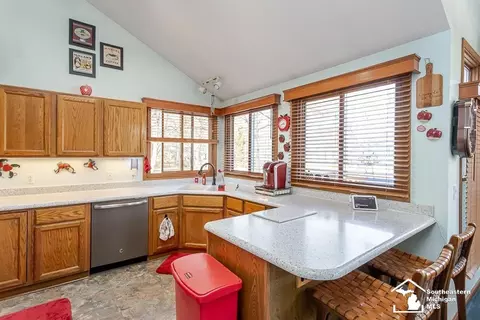 Kitchen - 6820 Stonegate, Temperance, MI 48182 photo 1 of 8