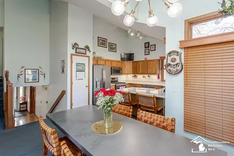 Dining - 6820 Stonegate, Temperance, MI 48182 photo 4 of 4