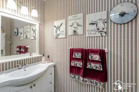 Bath - 6820 Stonegate, Temperance, MI 48182 photo 5 of 5