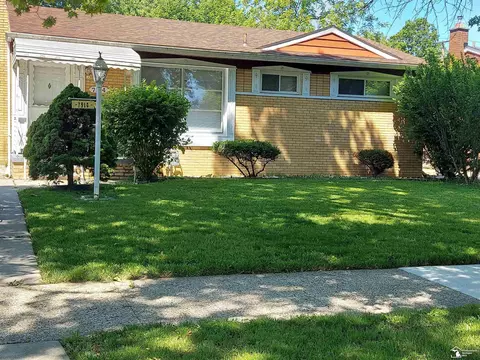 7914 Campbell, Taylor, MI 48180
