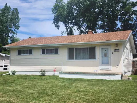 2380 Linden, Adrian, MI 49221
