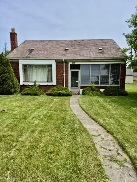 29290 Utica, Roseville, MI 48066