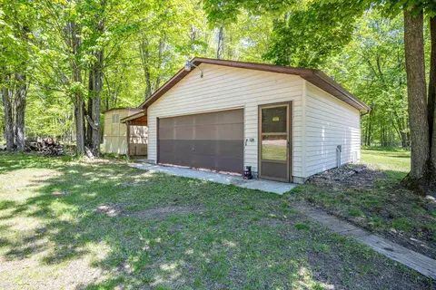 Exterior - 240 Hilts, Gladwin, MI 48624 photo 8 of 18