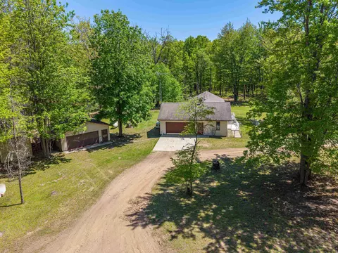 Exterior - 240 Hilts, Gladwin, MI 48624 photo 2 of 18
