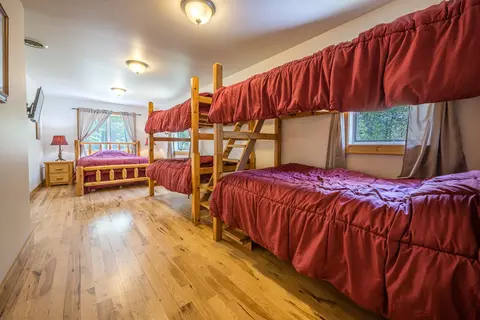 Bedroom - 240 Hilts, Gladwin, MI 48624 photo 3 of 5