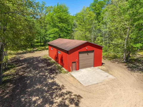 Exterior - 240 Hilts, Gladwin, MI 48624 photo 10 of 18