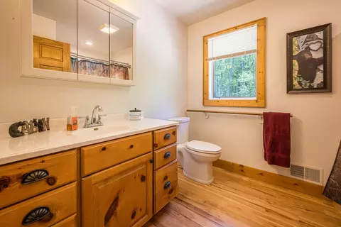 Bath - 240 Hilts, Gladwin, MI 48624 photo 4 of 5