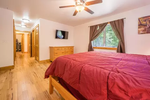 Bedroom - 240 Hilts, Gladwin, MI 48624 photo 2 of 5
