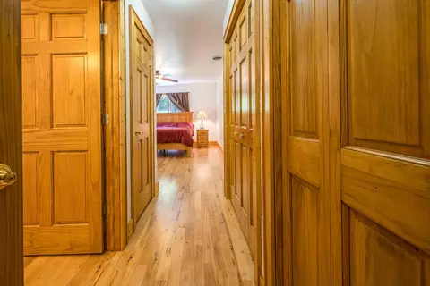 Entry Way - 240 Hilts, Gladwin, MI 48624 photo 6 of 9