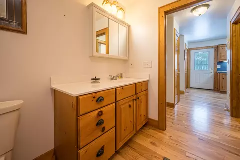 Entry Way - 240 Hilts, Gladwin, MI 48624 photo 5 of 9