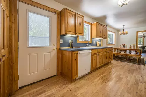 Entry Way - 240 Hilts, Gladwin, MI 48624 photo 3 of 9