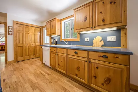 Kitchen - 240 Hilts, Gladwin, MI 48624 photo 2 of 3