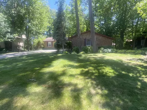 4197 Scarlet Oak, Saginaw, MI 48603