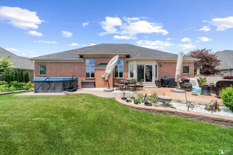 8424 Eagle Pointe, Newport, MI 48166