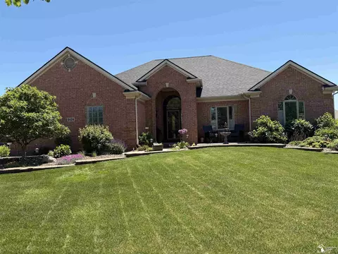 8424 Eagle Pointe, Newport, MI 48166
