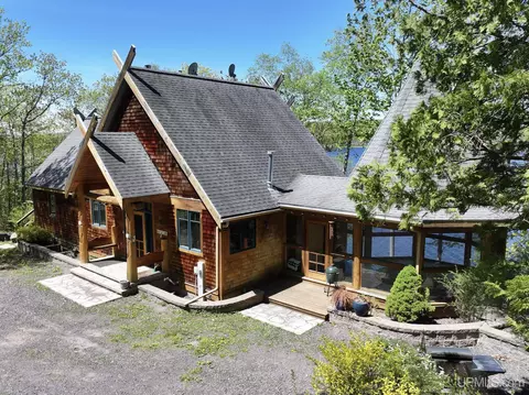 50435 Nightingale, Hancock, MI 49930