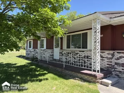 3345 Linger Ln, Saginaw, MI 48601