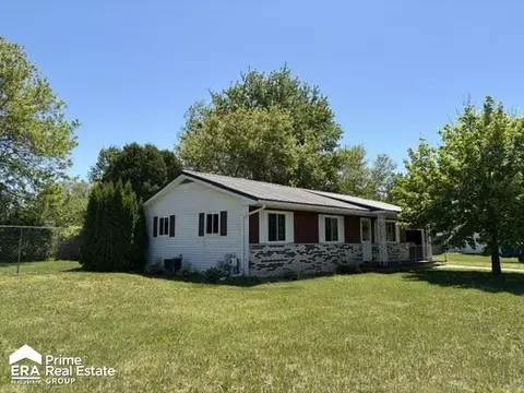 3345 Linger Ln, Saginaw, MI 48601