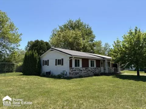 3345 Linger Ln, Saginaw, MI 48601