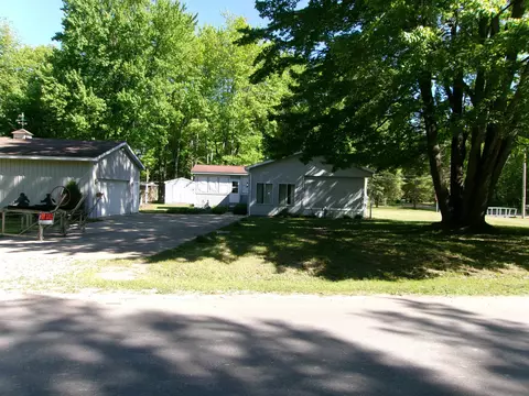 2960 Pinecroft, Lake, MI 48632