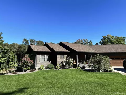 e10409 County Road H-58, Munising, MI 49862