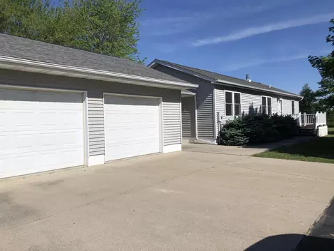 8221 N Rich, Alma, MI 48801