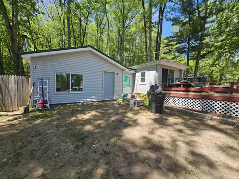 632 Pine, Harrison, MI 48625