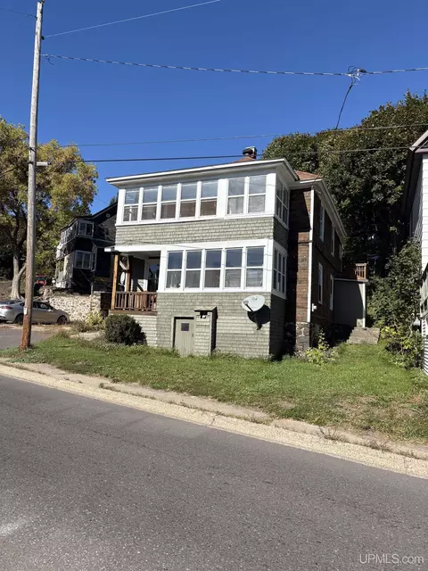 319 White, Hancock, MI 49930