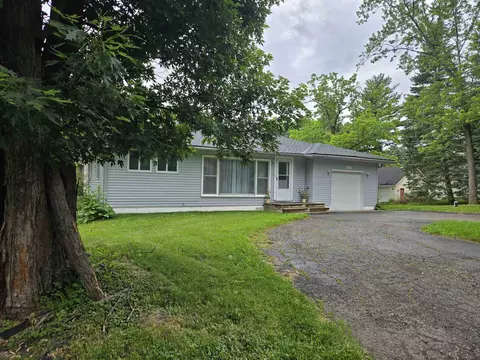 6777 Dandison, West Bloomfield, MI 48324
