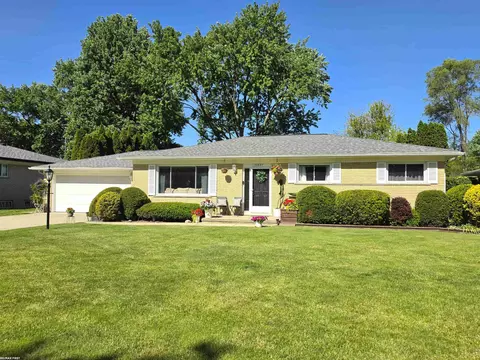 36687 Briarcliff, Sterling Heights, MI 48312