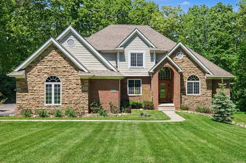 15600 Pine Rdg, Holly, MI 48442