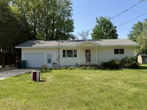 3140 Lee St, Harrison, MI 48625