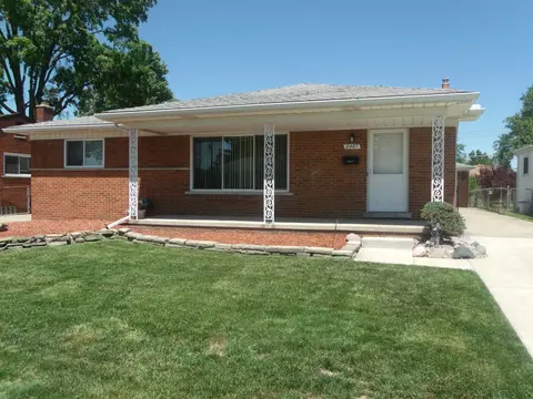 8467 Darlene, Warren, MI 48093
